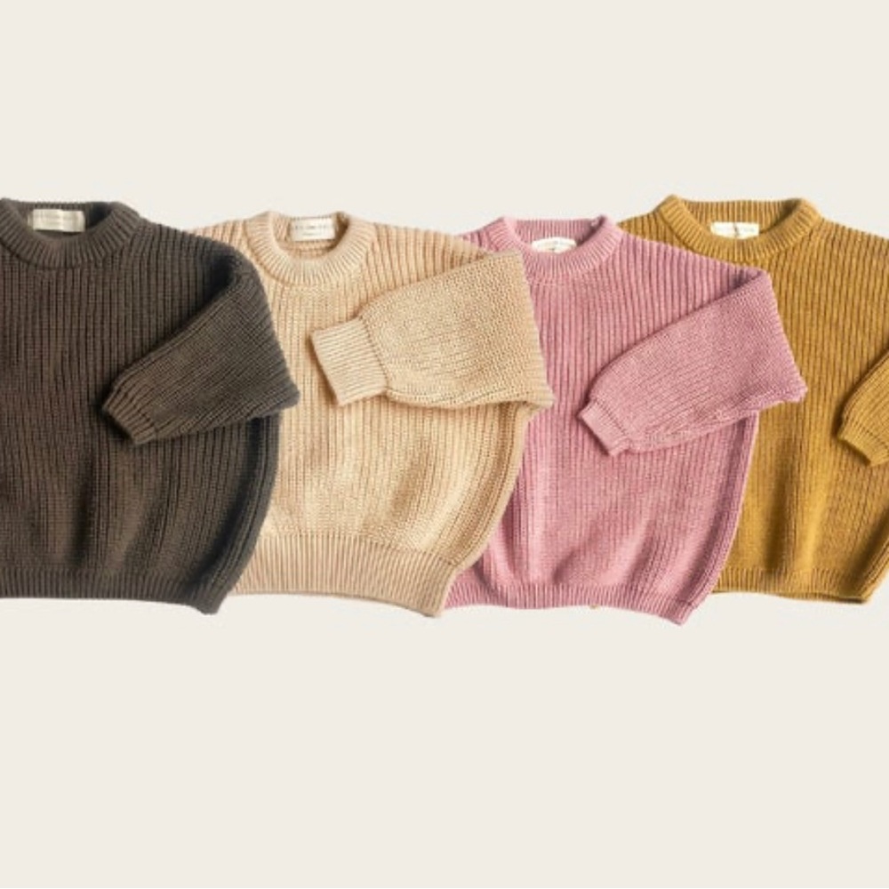 Oversized knit sweater in Sand.